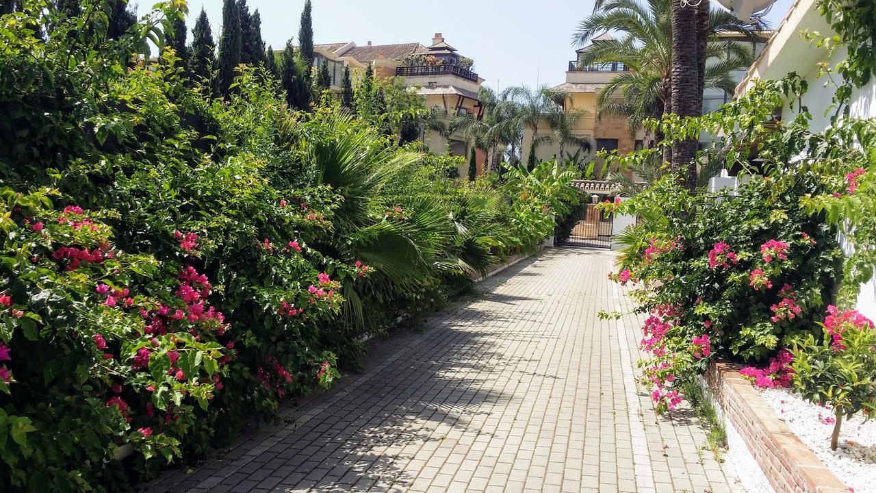 Banus Lodge Марбелья Екстер'єр фото